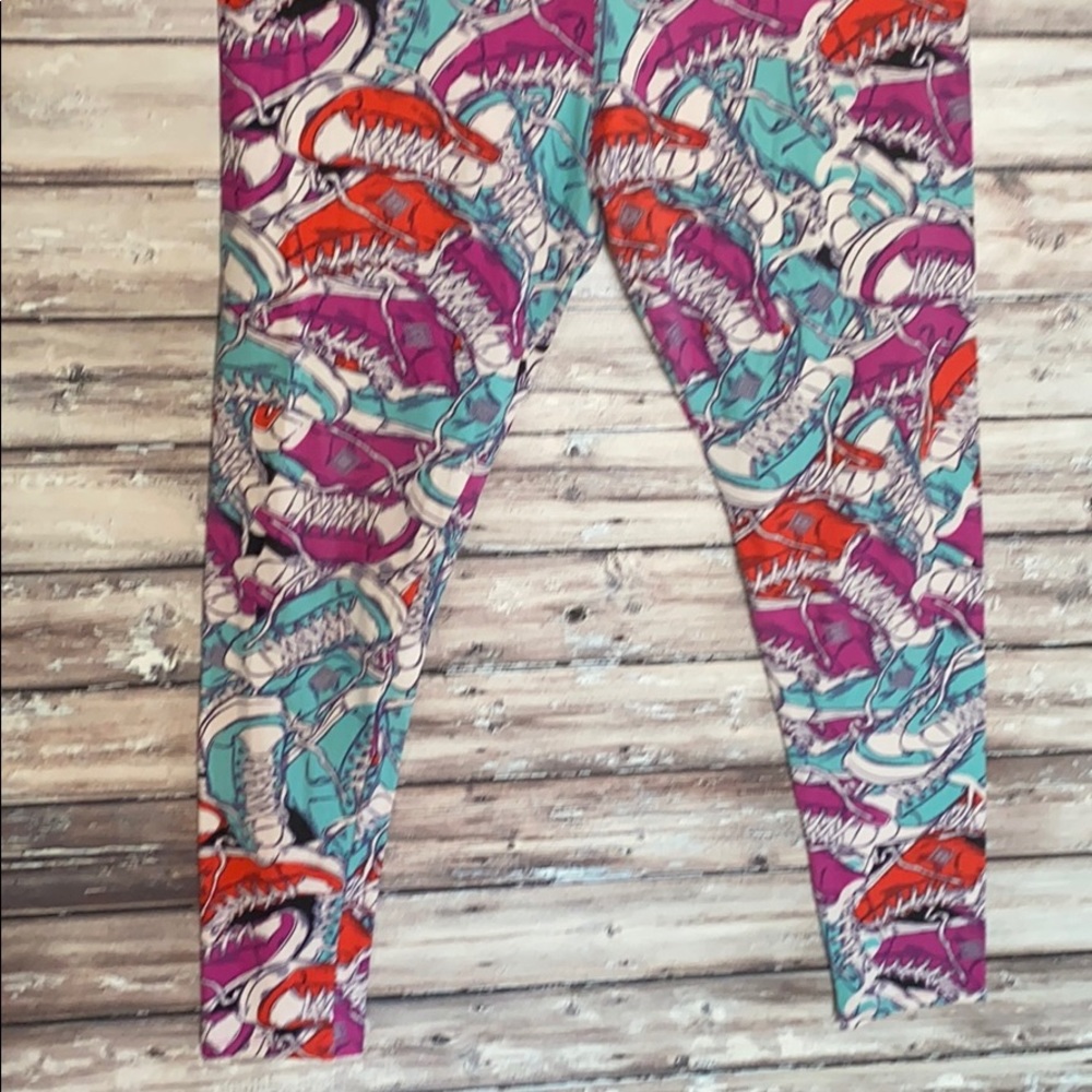 LuLaRoe sneaker leggings!